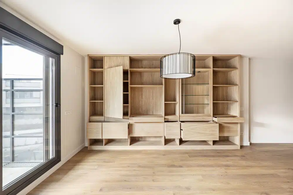 Lege kast verhuizen
